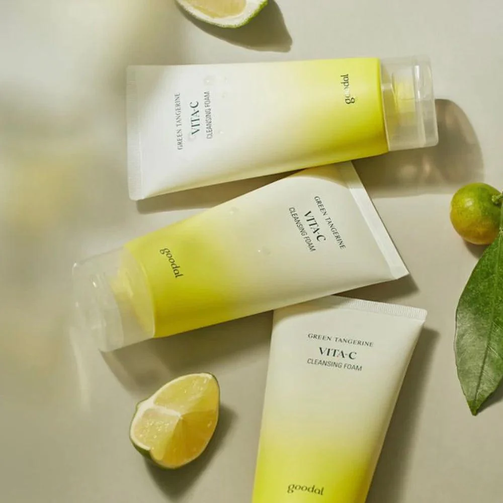 Green Tangerine Vita-C Cleansing Foam - 150 ml - Image 3